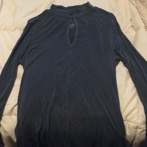 American Eagle Keyhole long sleeve